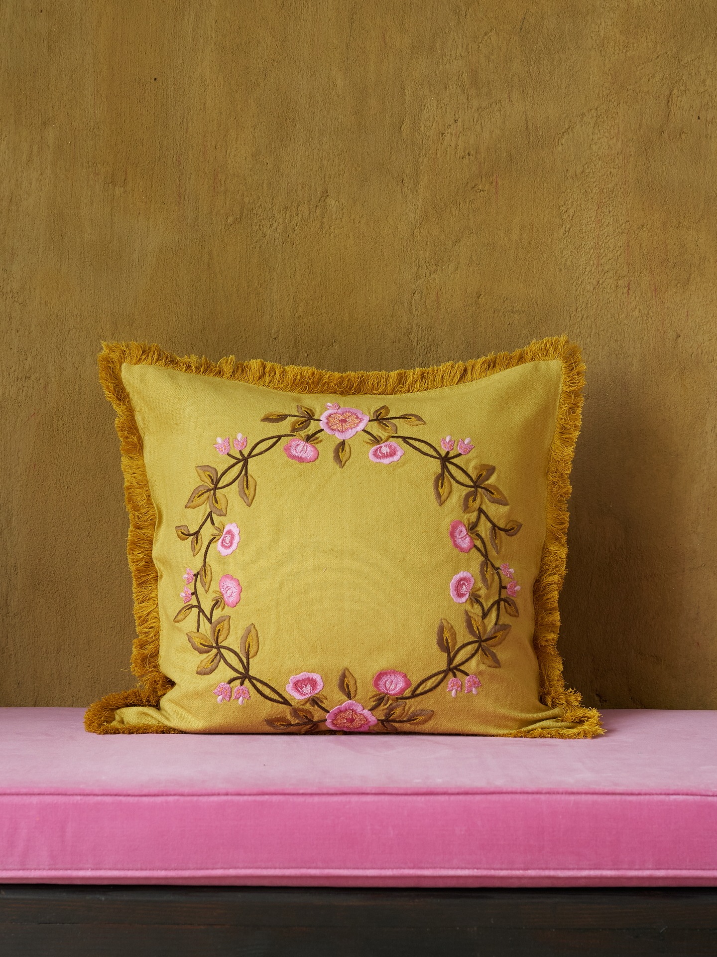 Bold hand embroidery | Jupe by Jackie